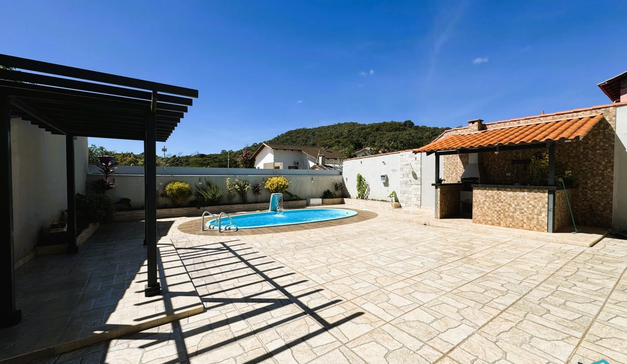 IMG_9843Venda de Chácara em Pirenópolis é na Siqueira Imobiliária de Pirenópolis / Imobiliária de Goiás / Imobiliária do Brasil / Imobiliária do Centro-Oeste / Pirenópolis Imóveis / Imóveis Pirenópolis / Imobiliária de Pirenópolis / Pirenópolis Imobiliária / Goiás Imóveis / Brasil Imóveis / Pirenópolis / Goiás / Brasil / Siqueira Imobiliária de Goiás / Consultoria Imobiliária / Consultor Imobiliário / Venda de Imóveis Pirenópolis / Melhor Imobiliária de Pirenópolis / Venda de pousadas / Venda de terrenos / venda de casas/ Venda de Lotes / Venda de Chácara / Venda de Fazenda / Venda de Apartamentos / Venda de Flat / Venda de Sítio / Brasília Imóveis / Goiânia Imóveis / Imobiliária de Goiânia / Imobiliária de Brasília/ Imobiliária em Pirenópolis / Imobiliária de Pirenópolis / Condomínio Fechado Vaga Fogo / Condomínio Paço da Estalagem / Condomínio Parque da Estalagem / Condomínio Quinta do Sol / Condomínio Fechado Pirenópolis / Cachoeiras Pirenópolis / Restaurante Pirenópolis / Imóveis Pirenópolis / Chácara Rio das Almas / Chácara Padre Bernardo / Venda de Chácara em Padre Bernardo / Venda de Casarão em Pirenópolis / Casarão em Pirenópolis / Casarão Histórico Pirenópolis / Centro Histórico Pirenópolis / Centro Pirenópolis / Venda de Sobrado no Condomínio Parque da Estalagem / Parque da Estalagem Pirenópolis / Melhor Condomínio de Pirenópolis / Condomínio Vaga Fogo / Venda de Sobrado Condomínio Vaga Fogo / Vaga Fogo / Córrego Vaga Fogo / Venda de Casa no Centro Histórico de Pirenópolis / Casa Centro Histórico / Venda de Casa na Vila Matutina / Casa Vila Matutina / Casa Bairro da Luz Pirenópolis / Venda de Casa em Bairro nobre de Pirenópolis / Venda de Casa de Luxo Pirenópolis / Casas Boas em Pirenópolis / Casa Com piscina Pirenópolis / Venda de Casa no Santa Bárbara Pirenópolis / Casa Santa Bárbara Pirenópolis / Casa Bairro do Carmo Pirenópolis / Casa Carmo / Casa Grande Pirenópolis / Venda de Casa Setor Meia Ponte Pirenópolis / Casa Setor Meia Ponte / Venda de Casa Santa Luzia Pirenópolis / Venda de Casa no Jardim Esmeralda / Venda de Casa Brasília / Venda de Casa DF / Brasília Imóveis / Lago Norte / Lago Sul / Brasília Plano Piloto / Dicas de Investimento em Pirenópolis / Igreja Matriz Pirenópolis / Igreja Matriz / Venda de Casa em Anápolis / Casa Anápolis / Imobiliária de Anápolis / Anápolis Imóveis / Venda de Casarão em Pirenópolis / Venda de Casarão em Goiás