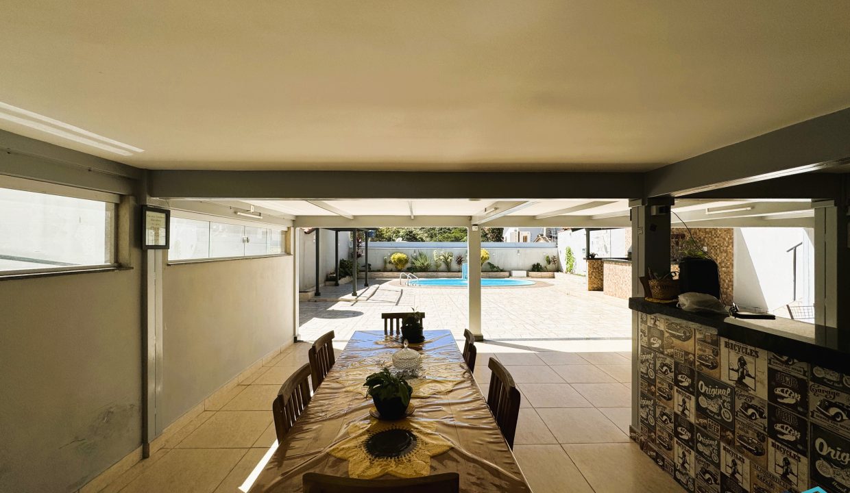 Venda de Chácara em Pirenópolis é na Siqueira Imobiliária de Pirenópolis / Imobiliária de Goiás / Imobiliária do Brasil / Imobiliária do Centro-Oeste / Pirenópolis Imóveis / Imóveis Pirenópolis / Imobiliária de Pirenópolis / Pirenópolis Imobiliária / Goiás Imóveis / Brasil Imóveis / Pirenópolis / Goiás / Brasil / Siqueira Imobiliária de Goiás / Consultoria Imobiliária / Consultor Imobiliário / Venda de Imóveis Pirenópolis / Melhor Imobiliária de Pirenópolis / Venda de pousadas / Venda de terrenos / venda de casas/ Venda de Lotes / Venda de Chácara / Venda de Fazenda / Venda de Apartamentos / Venda de Flat / Venda de Sítio / Brasília Imóveis / Goiânia Imóveis / Imobiliária de Goiânia / Imobiliária de Brasília/ Imobiliária em Pirenópolis / Imobiliária de Pirenópolis / Condomínio Fechado Vaga Fogo / Condomínio Paço da Estalagem / Condomínio Parque da Estalagem / Condomínio Quinta do Sol / Condomínio Fechado Pirenópolis / Cachoeiras Pirenópolis / Restaurante Pirenópolis / Imóveis Pirenópolis / Chácara Rio das Almas / Chácara Padre Bernardo / Venda de Chácara em Padre Bernardo / Venda de Casarão em Pirenópolis / Casarão em Pirenópolis / Casarão Histórico Pirenópolis / Centro Histórico Pirenópolis / Centro Pirenópolis / Venda de Sobrado no Condomínio Parque da Estalagem / Parque da Estalagem Pirenópolis / Melhor Condomínio de Pirenópolis / Condomínio Vaga Fogo / Venda de Sobrado Condomínio Vaga Fogo / Vaga Fogo / Córrego Vaga Fogo / Venda de Casa no Centro Histórico de Pirenópolis / Casa Centro Histórico / Venda de Casa na Vila Matutina / Casa Vila Matutina / Casa Bairro da Luz Pirenópolis / Venda de Casa em Bairro nobre de Pirenópolis / Venda de Casa de Luxo Pirenópolis / Casas Boas em Pirenópolis / Casa Com piscina Pirenópolis / Venda de Casa no Santa Bárbara Pirenópolis / Casa Santa Bárbara Pirenópolis / Casa Bairro do Carmo Pirenópolis / Casa Carmo / Casa Grande Pirenópolis / Venda de Casa Setor Meia Ponte Pirenópolis / Casa Setor Meia Ponte / Venda de Casa Santa Luzia Pirenópolis / Venda de Casa no Jardim Esmeralda / Venda de Casa Brasília / Venda de Casa DF / Brasília Imóveis / Lago Norte / Lago Sul / Brasília Plano Piloto / Dicas de Investimento em Pirenópolis / Igreja Matriz Pirenópolis / Igreja Matriz / Venda de Casa em Anápolis / Casa Anápolis / Imobiliária de Anápolis / Anápolis Imóveis / Venda de Casarão em Pirenópolis / Venda de Casarão em Goiás